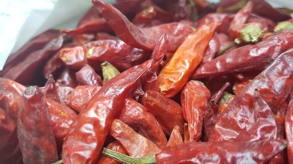 Long Chilli — With Stem — Kohenoor International Pakistan exporter